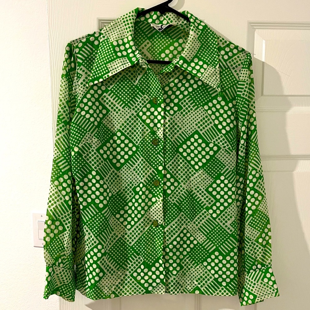 Vintage green and white polka dot top!